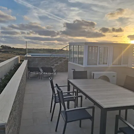 Sunsets Duplex Penthouse Gozo *